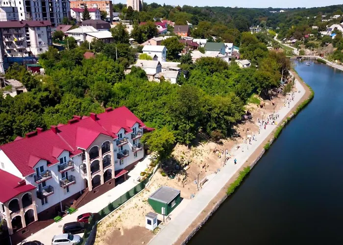 Готель River House Умань